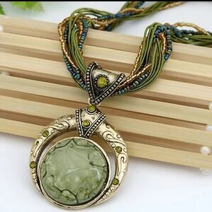 Womens Handmade Woven Rice Bead Pendant Necklace. NWT